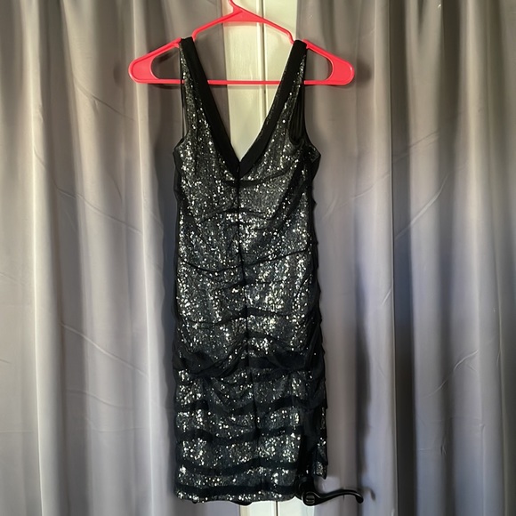 Express Ruched Sequin cocktail dress with tulle - Picture 3 of 5